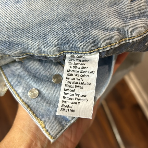 TRU CRAFT - Curvy High Rise Skinny Jeans Whitewashed, distressed w/holes - 7 - Picture 5 of 9